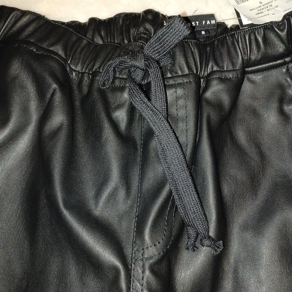 Almost Famous Faux Leather Joggers New - Picture 4 of 7
